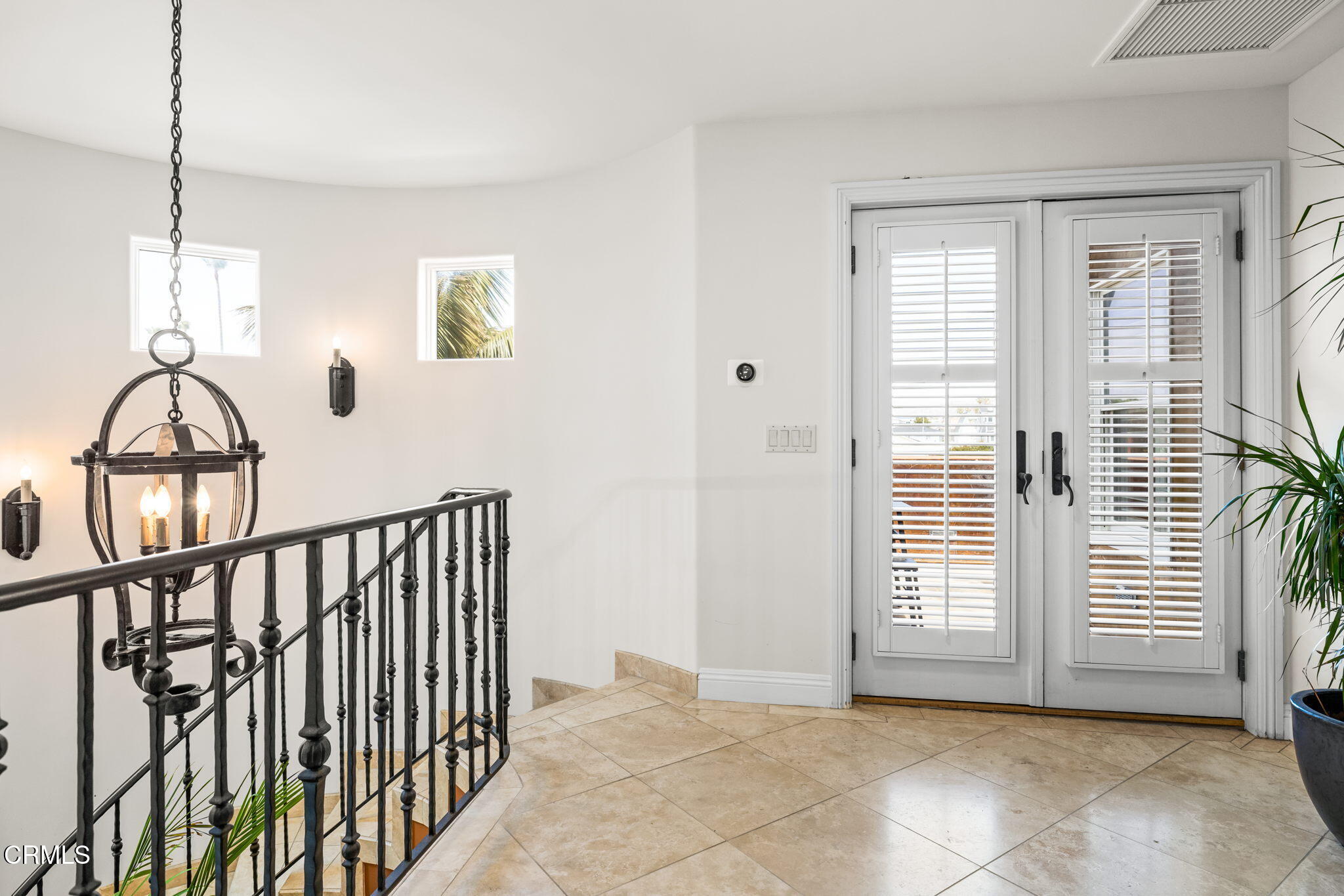 1206 Sagamore Lane Ventura, CA 93001 - Photo 10 of 19 a view of a hallway with windows and a livingroom