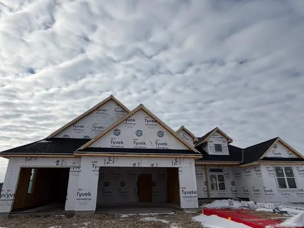 $719,990 | 527 Talbots Woods Drive, Oconomowoc, WI 53066