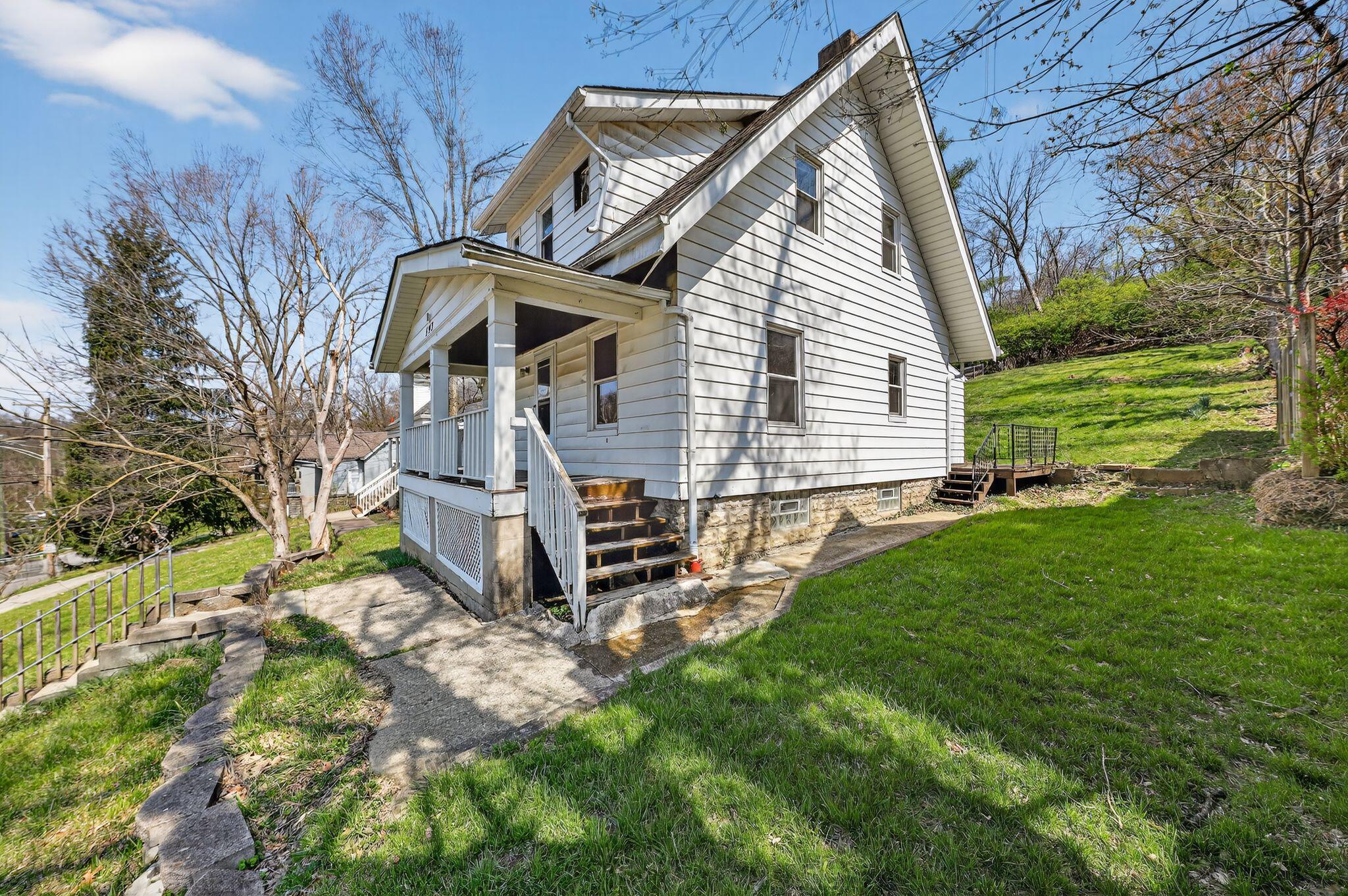 593 Waterworks Road Fort Thomas, KY 41075 - Photo 3 of 30 02_593_Waterworks_Rd_Fort_Thomas_KY_4107