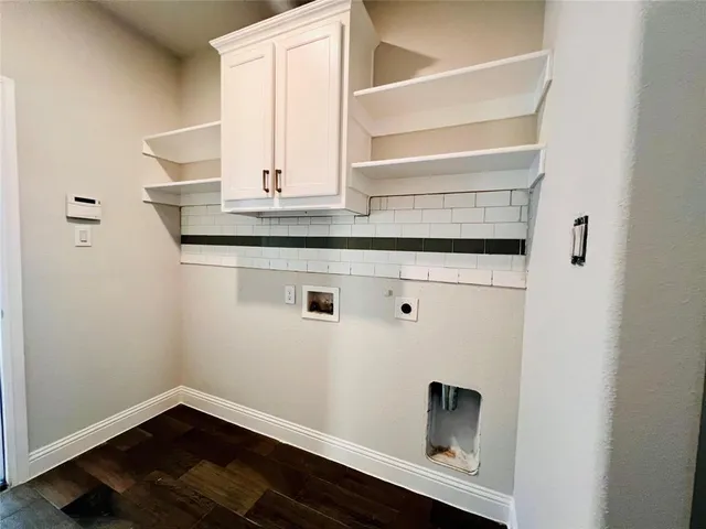 a view of utility room