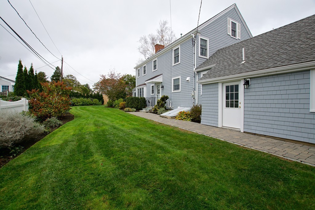11 Shetland Road Marblehead, MA 01945 - Photo 4 of 28 a front view of house with yard and green space