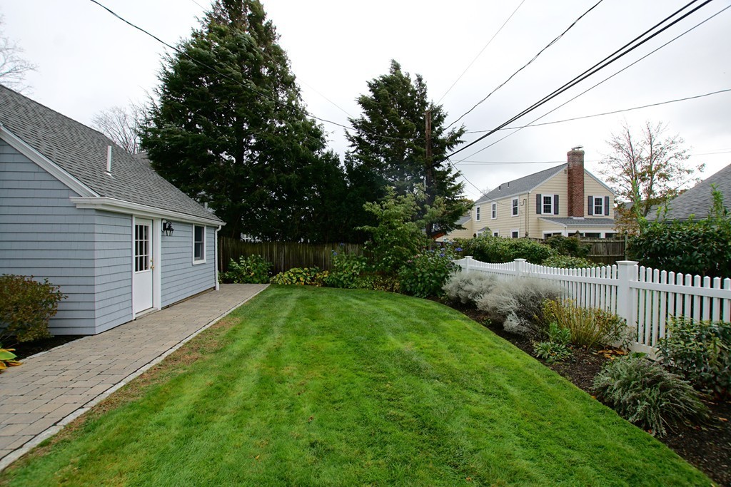 11 Shetland Road Marblehead, MA 01945 - Photo 6 of 28 a front view of a house with garden