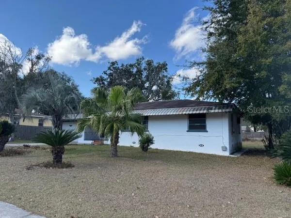 $1,325 | 5841 Southeast Babb Road, Belleview, FL 34420
