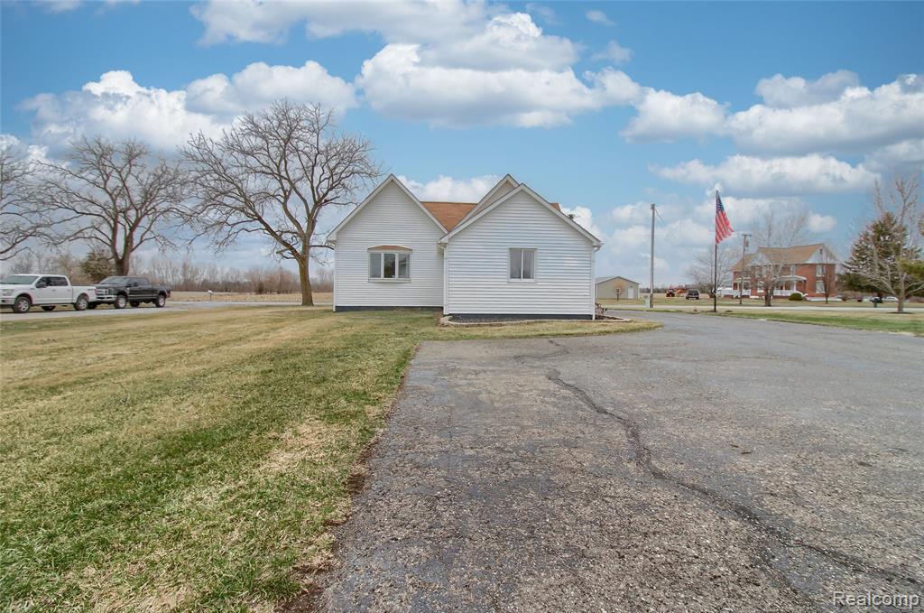13974 Carleton West Road Carleton, MI 48117 - Photo 21 of 64