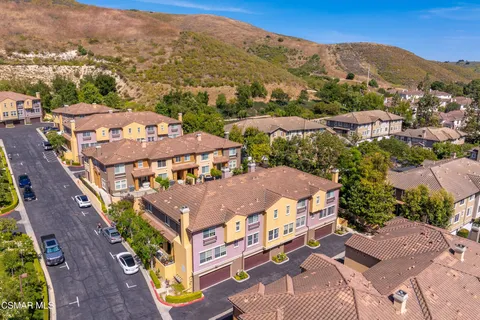 $819,000 | 332 East Hilltop Way, Thousand Oaks, CA 91362