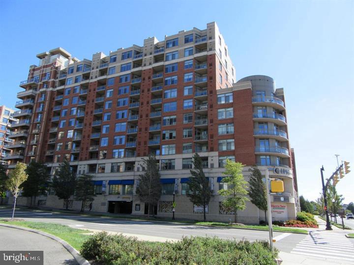 3600 South Glebe Road, Unit 425 Arlington, VA 22202 - Photo 2 of 15 Gallery Image 2