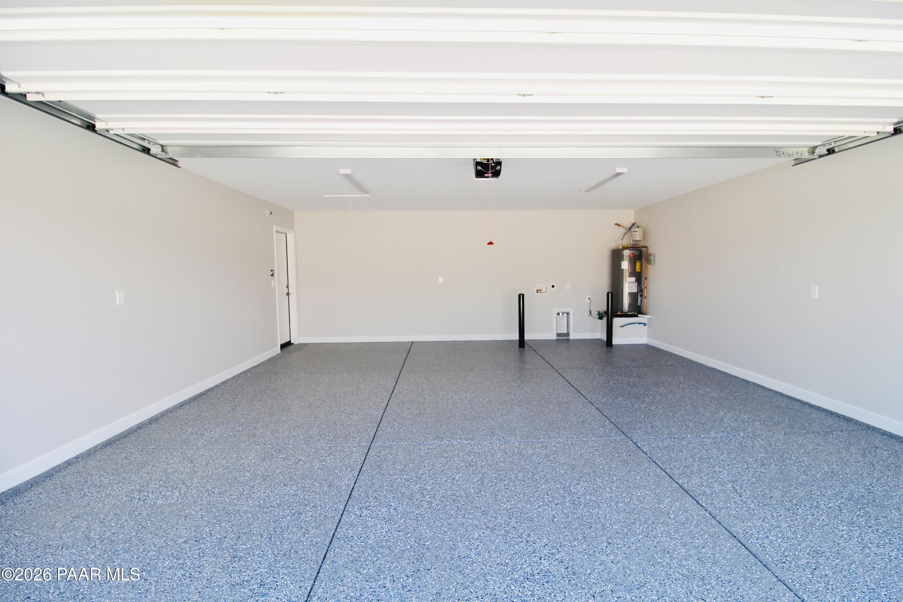 20275 East Mesa Verde Road Mayer, AZ 86333 - Photo 30 of 34 a view of a livingroom with closet