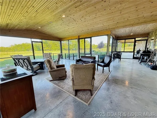 $879,000 | 29601 Bear Road, Richland, MO 65556