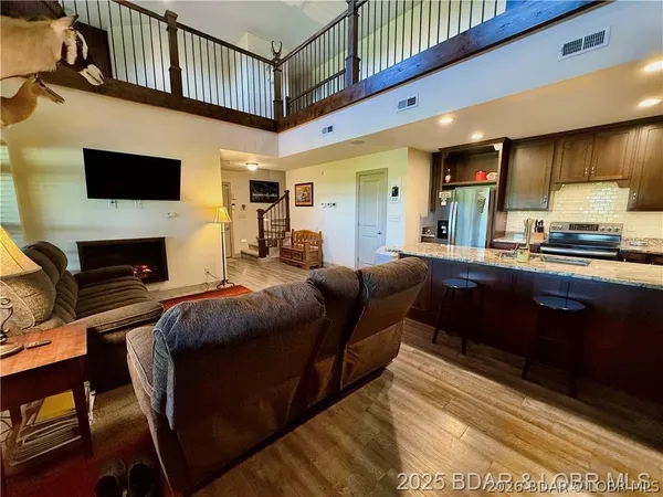 $879,000 | 29601 Bear Road, Richland, MO 65556