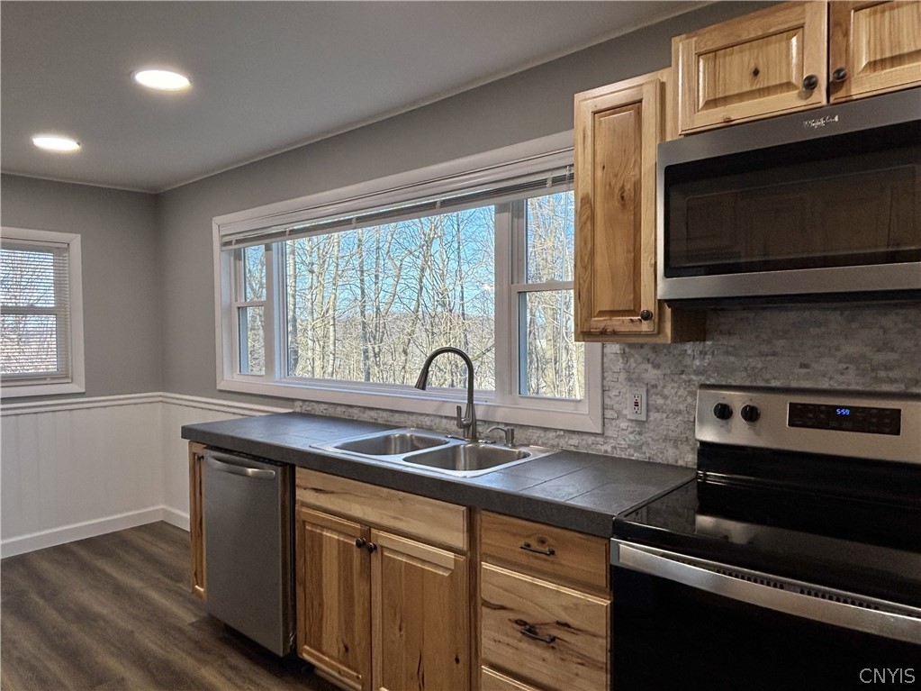 126 Jay Street Sullivan, NY 13037 - Photo 15 of 38 Kitchen. Notice the breakfast nook.