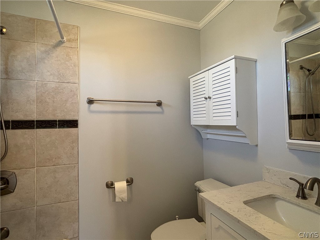 126 Jay Street Sullivan, NY 13037 - Photo 25 of 38 Primary bedroom en suite bathroom.