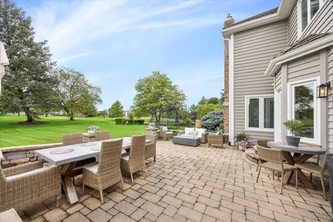 $1,250,000 | 2459 Fawn Lake Circle, Naperville, IL 60564