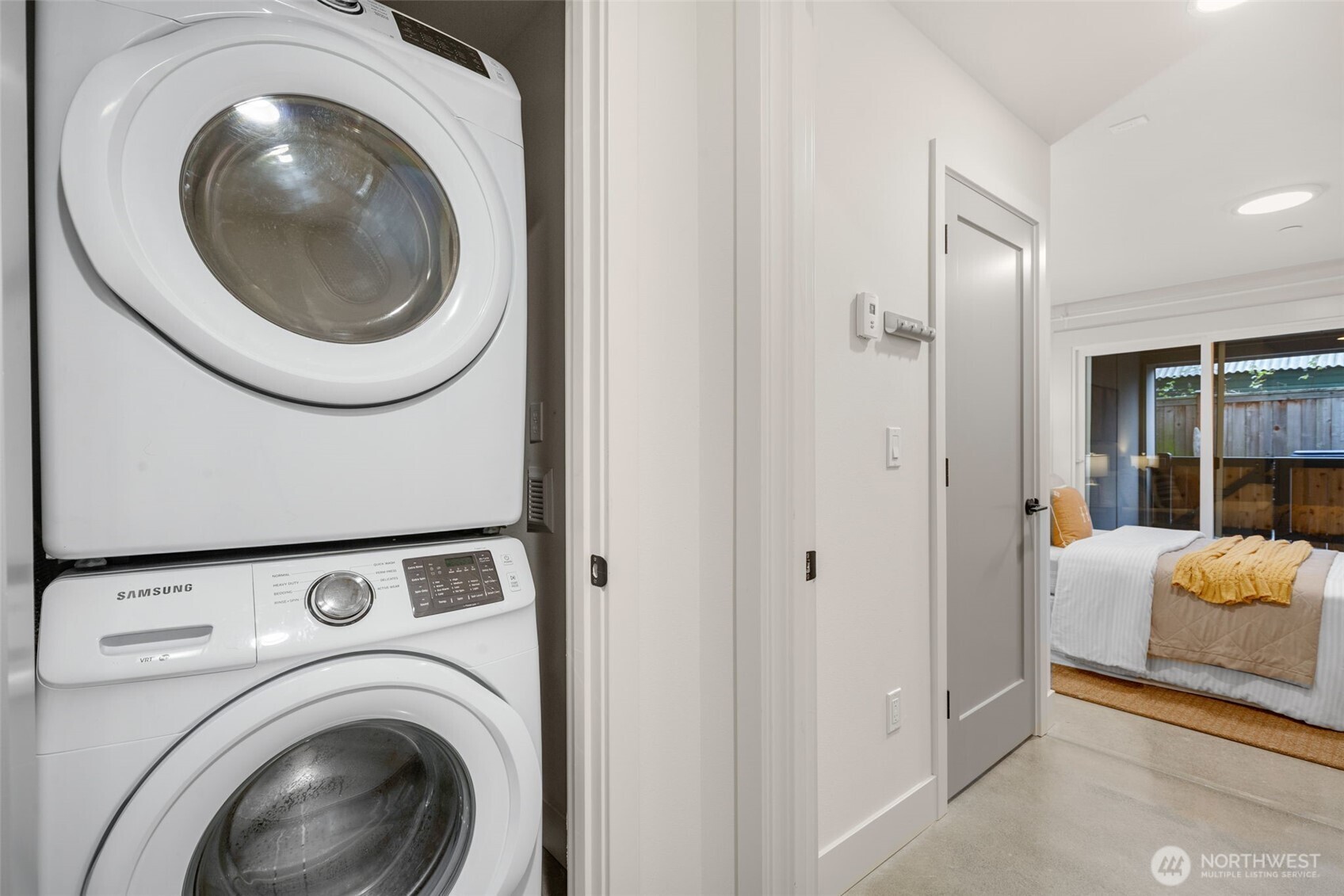 908 North 46th Street, Unit F Seattle, WA 98103 - Photo 35 of 40