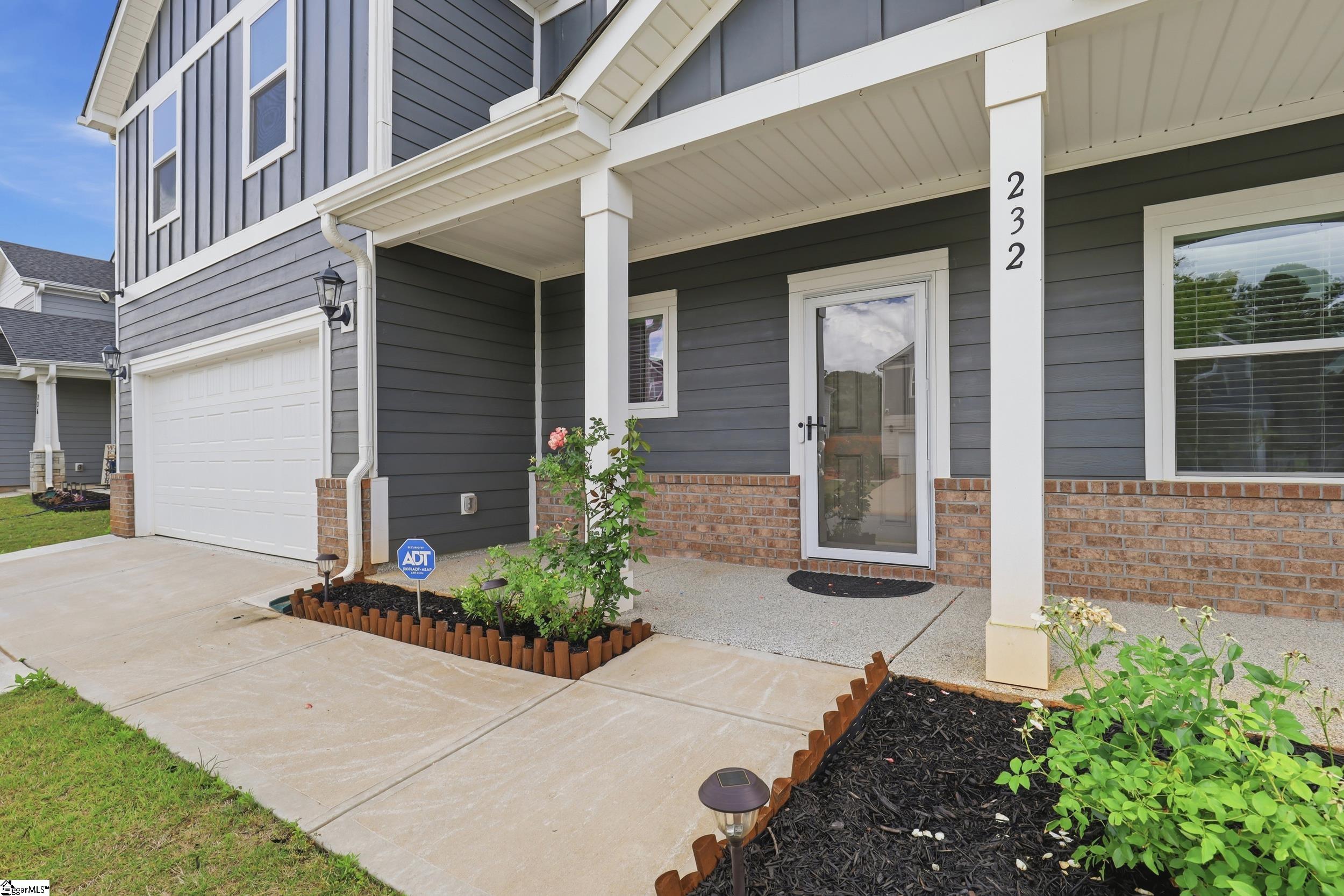 232 Roderick Lane Greenville, SC 29605 - Photo 3 of 34