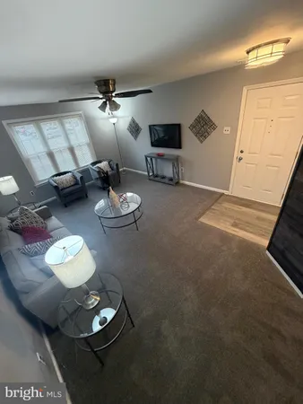 $1,900 | 102 Stonehurst Court, New Castle, DE 19720