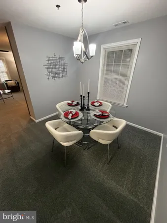 $1,900 | 102 Stonehurst Court, New Castle, DE 19720