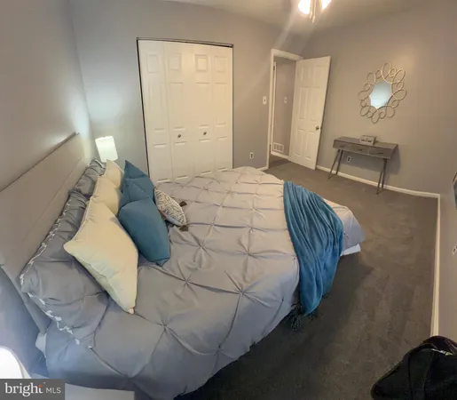 $1,900 | 102 Stonehurst Court, New Castle, DE 19720