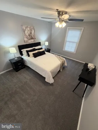 $1,900 | 102 Stonehurst Court, New Castle, DE 19720