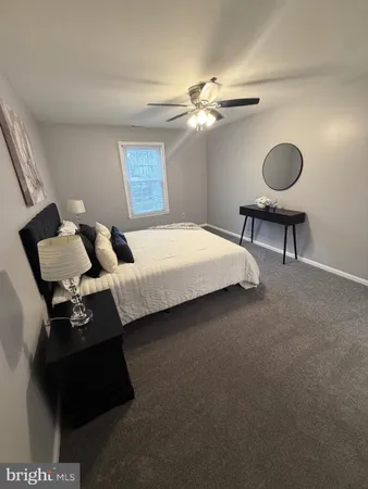 $1,900 | 102 Stonehurst Court, New Castle, DE 19720