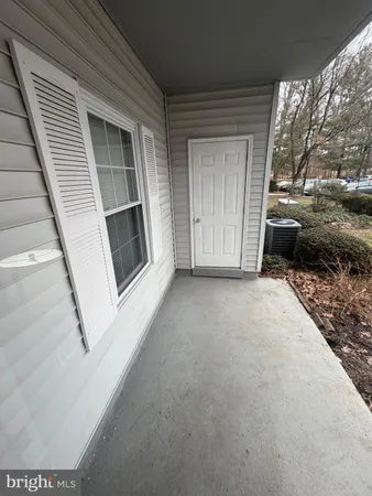 $1,900 | 102 Stonehurst Court, New Castle, DE 19720