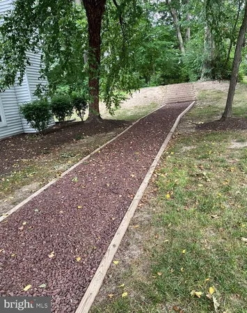 $1,900 | 102 Stonehurst Court, New Castle, DE 19720