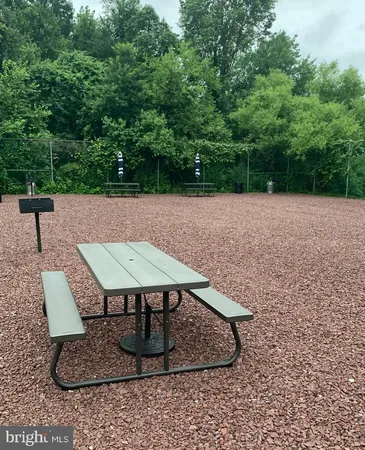 $1,900 | 102 Stonehurst Court, New Castle, DE 19720