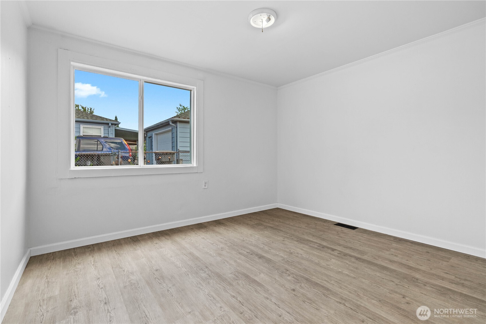 3236 Phillips Avenue Bremerton, WA 98310 - Photo 14 of 34