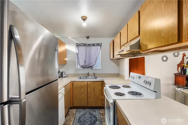 $999,998 | 2826 D Place Southeast, Auburn, WA 98002