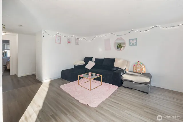 $999,998 | 2826 D Place Southeast, Auburn, WA 98002