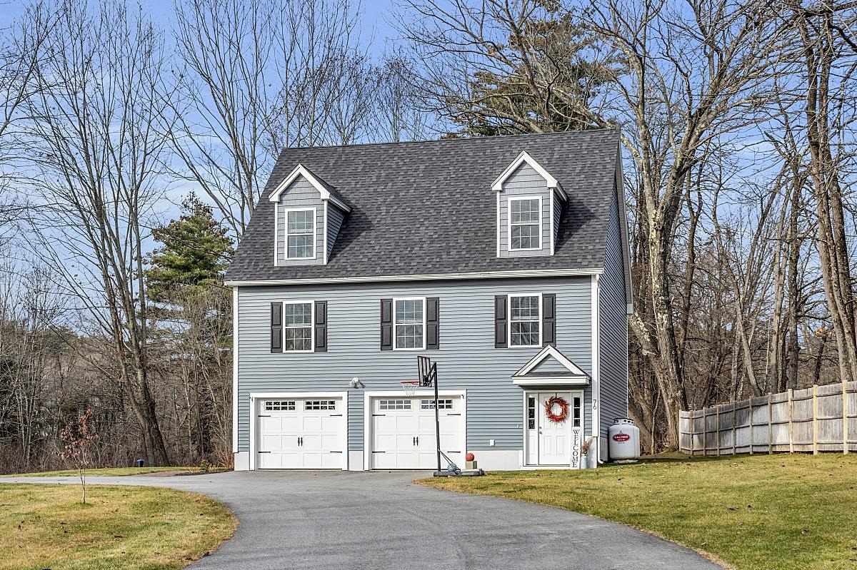 76 Chester Road Derry, NH 03038 - Photo 13 of 40