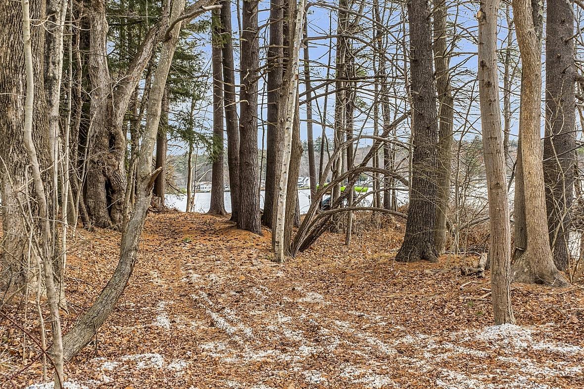 76 Chester Road Derry, NH 03038 - Photo 30 of 40