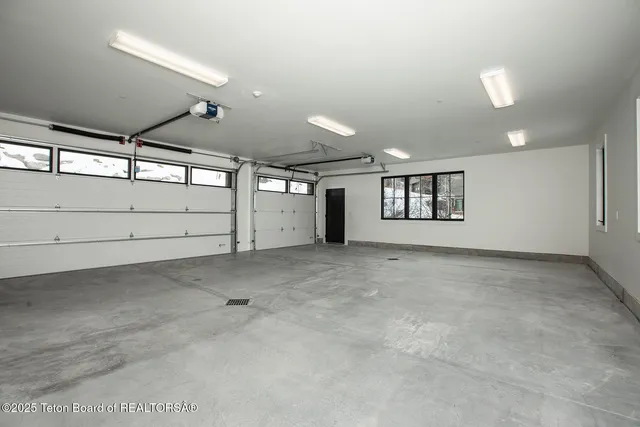 $8,500,000 | 705 Rodeo Drive, Jackson, WY 83001