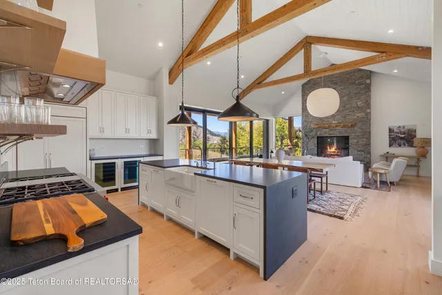 $8,500,000 | 705 Rodeo Drive, Jackson, WY 83001