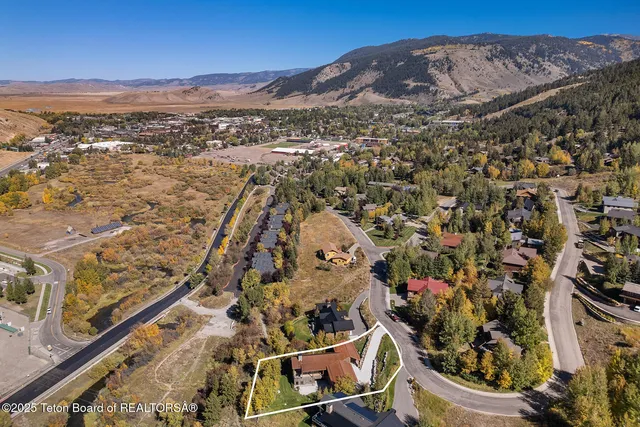 $8,500,000 | 705 Rodeo Drive, Jackson, WY 83001