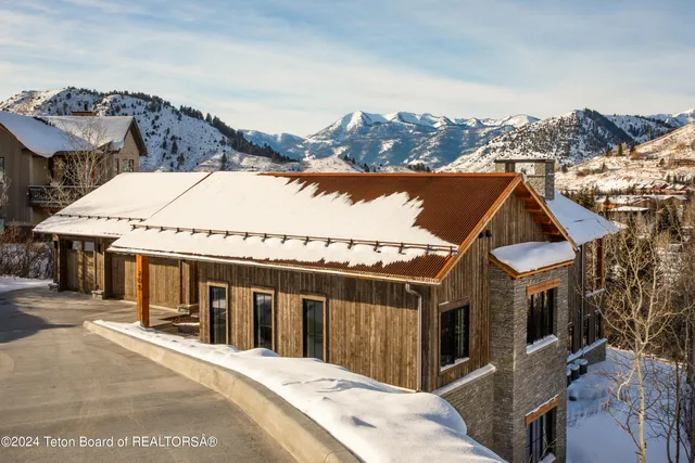 $8,500,000 | 705 Rodeo Drive, Jackson, WY 83001