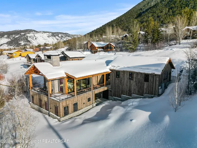 $8,500,000 | 705 Rodeo Drive, Jackson, WY 83001