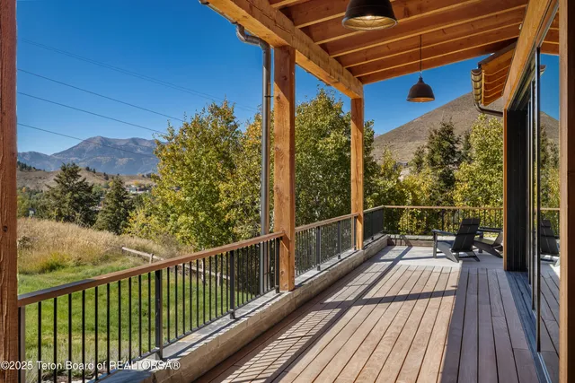 $8,500,000 | 705 Rodeo Drive, Jackson, WY 83001