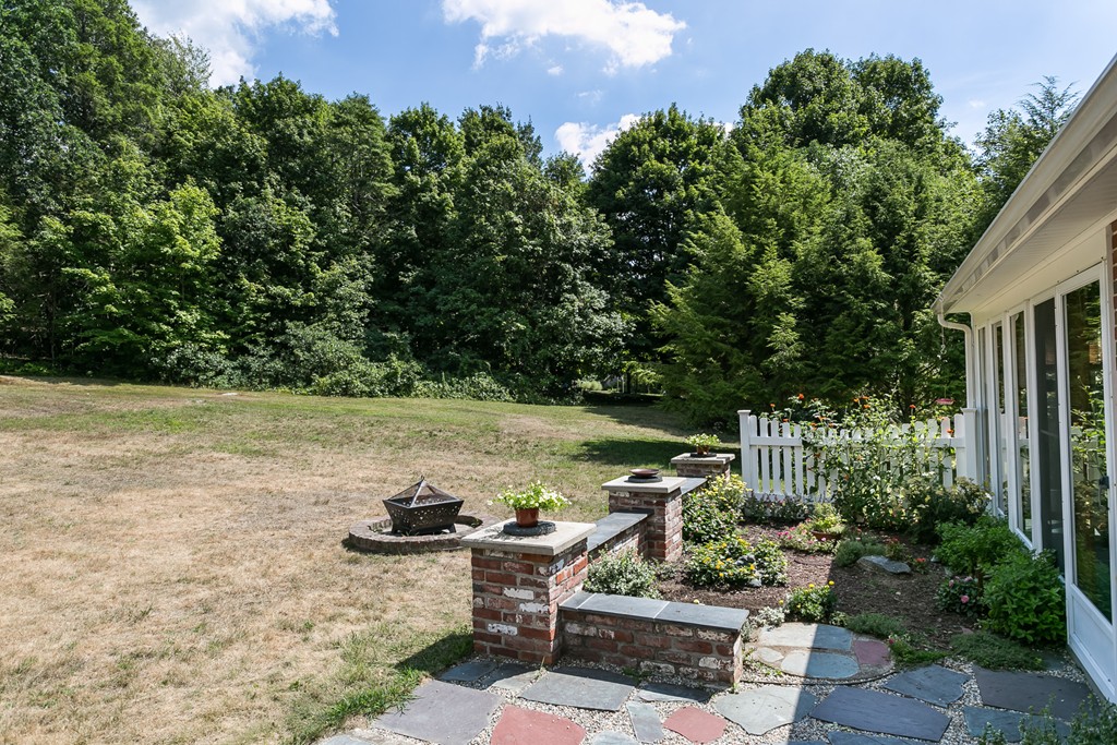 172 Ames Road Hampden, MA 01036 - Photo 8 of 30