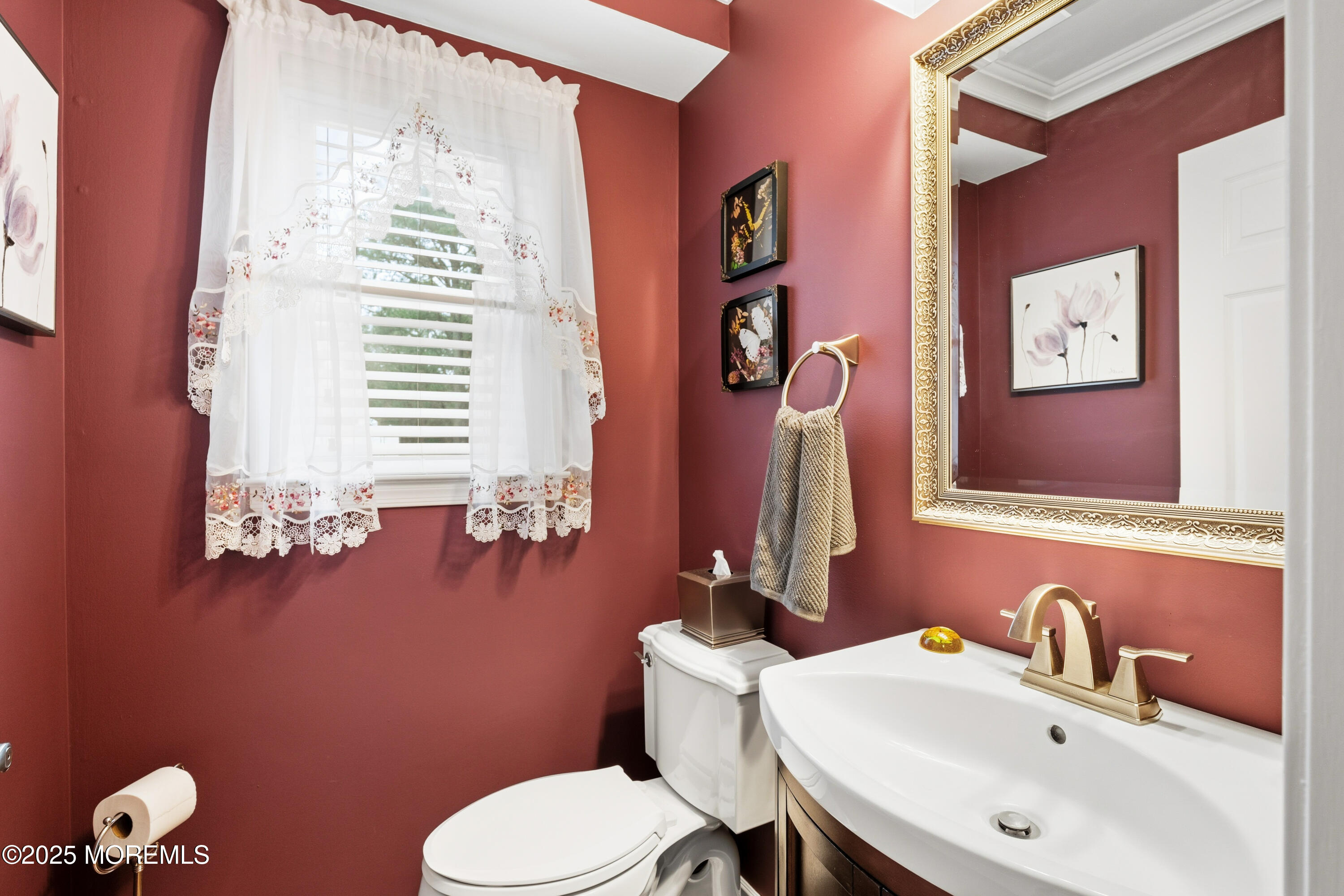 262 Frank Applegate Road Jackson, NJ 08527 - Photo 15 of 37 a bathroom with a toilet sink and mirror
