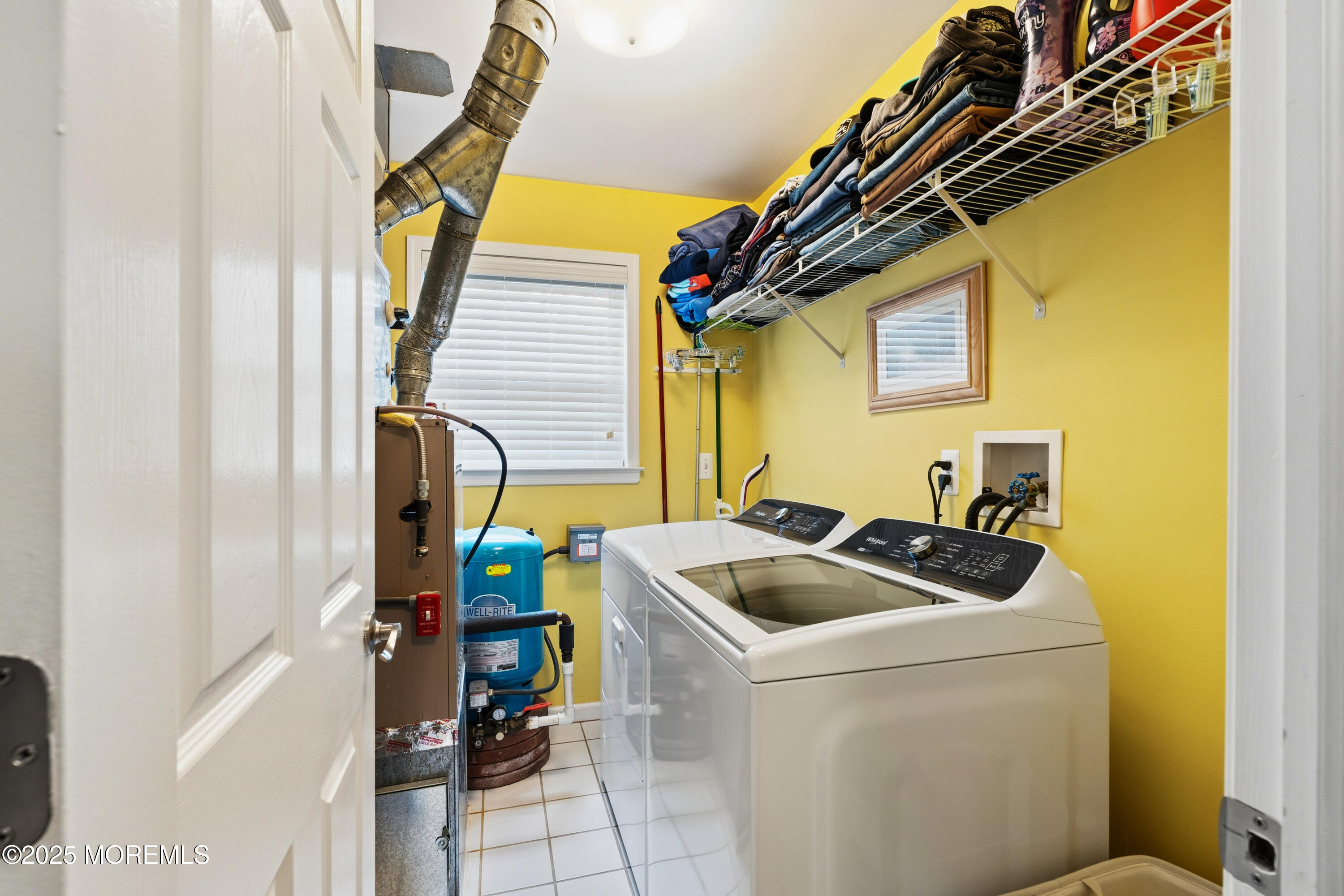 262 Frank Applegate Road Jackson, NJ 08527 - Photo 16 of 37 a utility room with dryer and washer