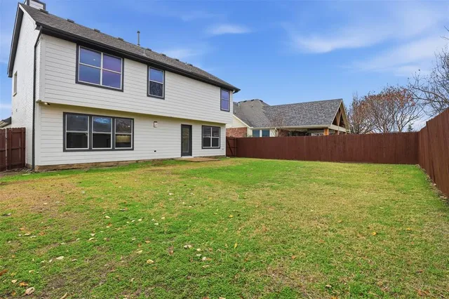 $389,999 | 640 Fossil Wood Drive, Saginaw, TX 76179