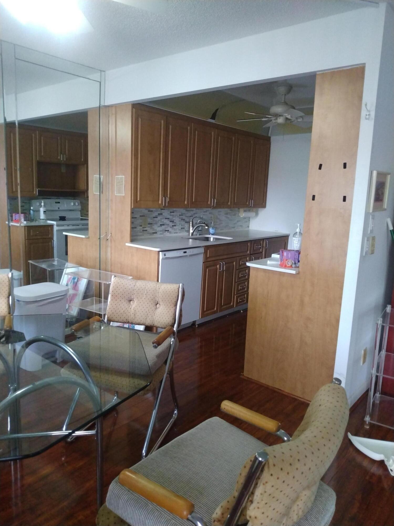 1029 Guildford East, Unit 1029B Boca Raton, FL 33434 - Photo 4 of 7 IMG_20221213_132954557