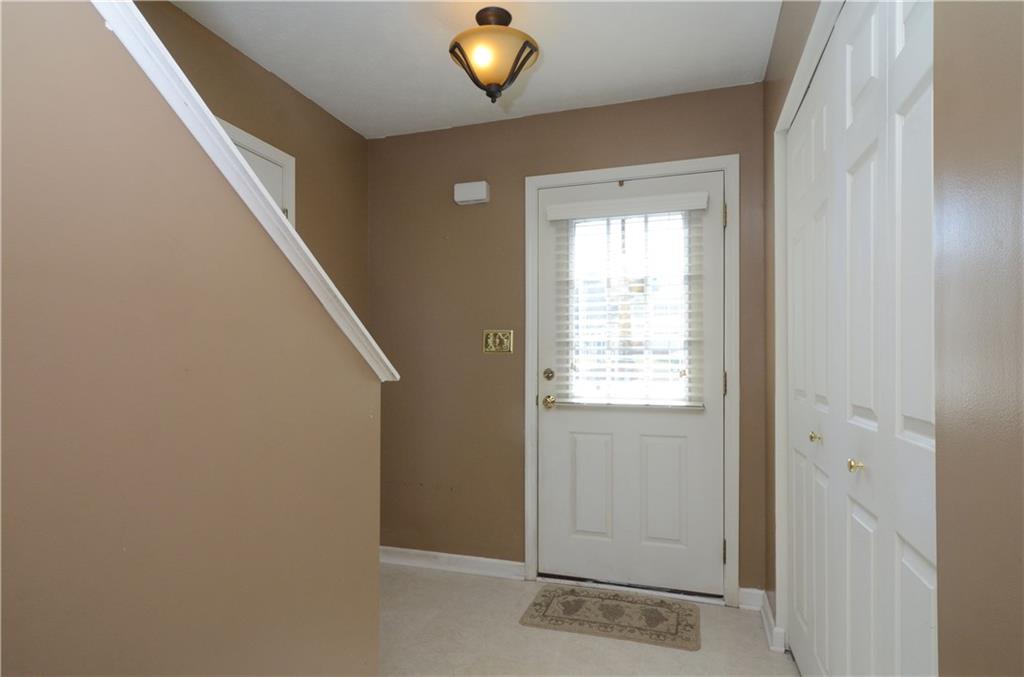 210 Hickory Circle McKees Rocks, PA 15136 - Photo 3 of 25 Gallery Image 3