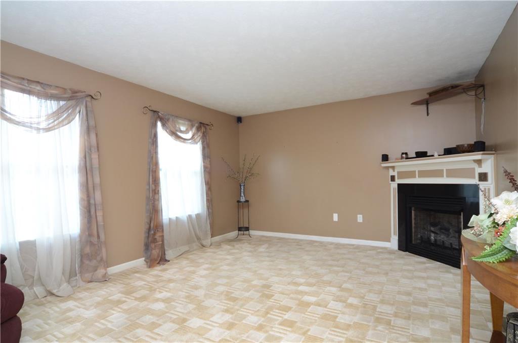 210 Hickory Circle McKees Rocks, PA 15136 - Photo 5 of 25 Gallery Image 5
