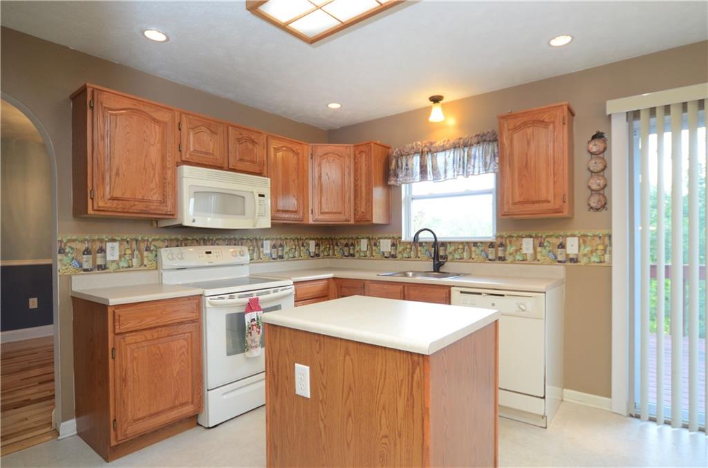 210 Hickory Circle McKees Rocks, PA 15136 - Photo 8 of 25 Gallery Image 8