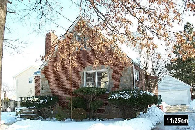 $895,000 | 114 Lexington Avenue, Franklin Square, NY 11010