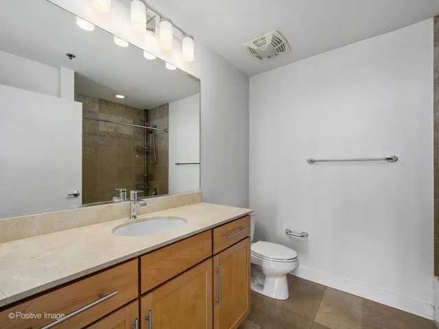 $3,000 | 901 West Madison Street, Unit 1006, Chicago, IL 60607