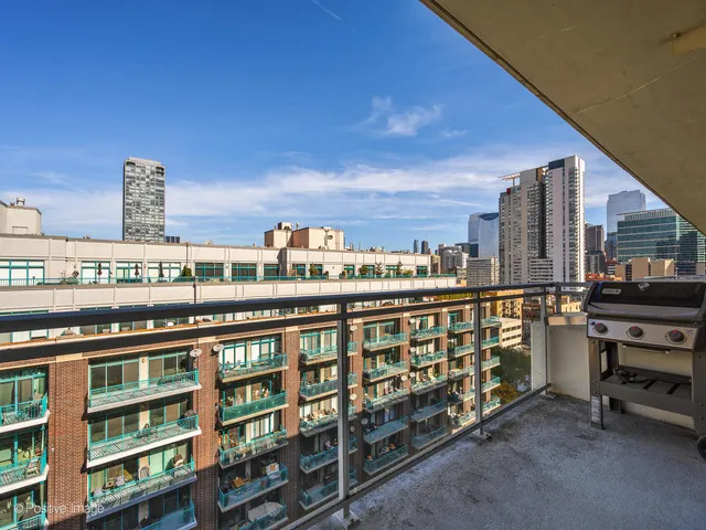 $3,000 | 901 West Madison Street, Unit 1006, Chicago, IL 60607