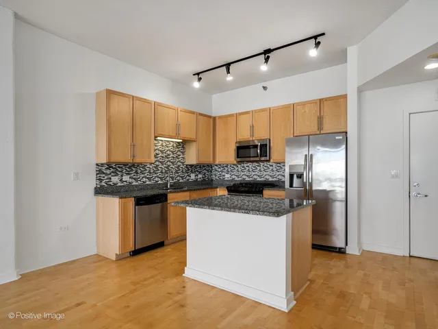 $3,000 | 901 West Madison Street, Unit 1006, Chicago, IL 60607