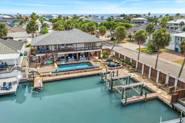 $1,500,000 | 2 Spoonbill, Rockport, TX 78382